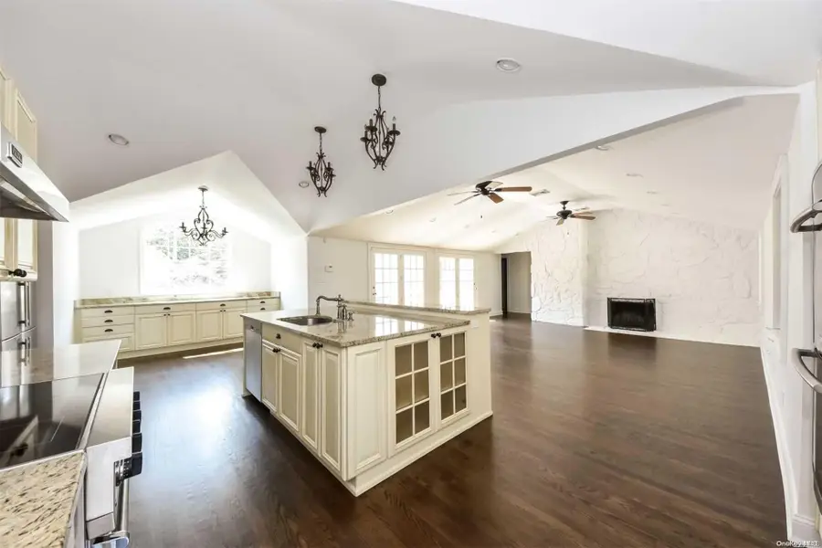 1 Parish Drive, Locust Valley, NY 11560 - Image #3