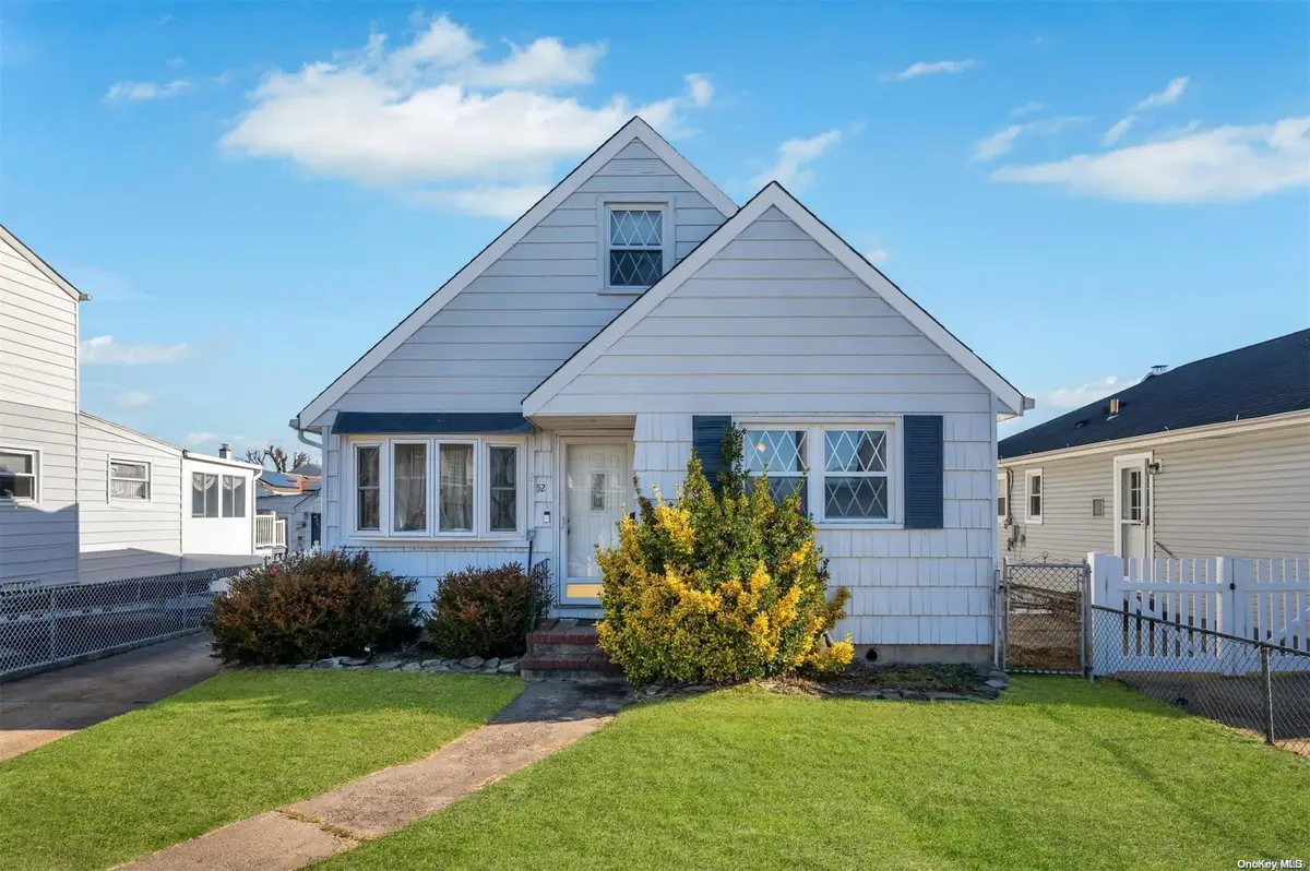 52 Coolidge Avenue, Amity Harbor, NY 11701 - Image #1