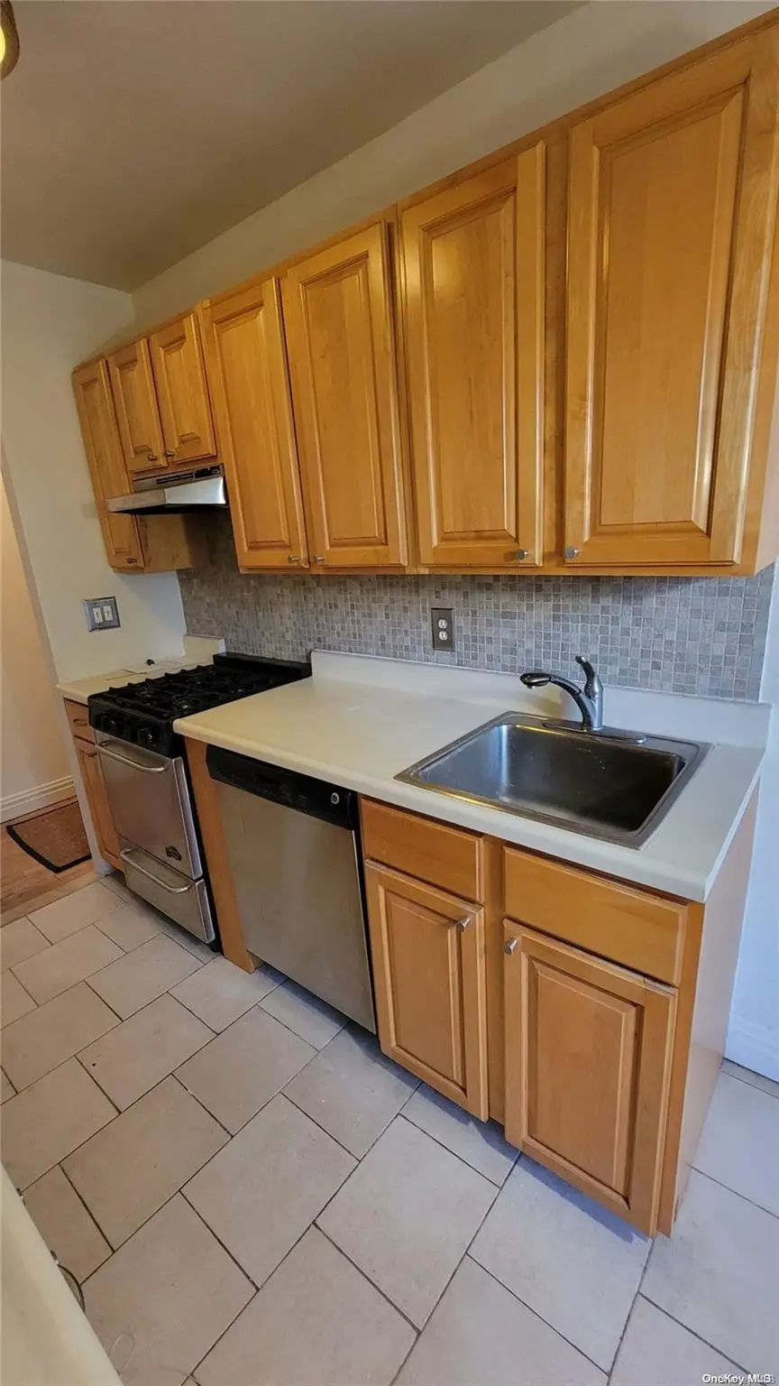 3015 Hobart St #4F, Woodside, NY 11377 - Image #3