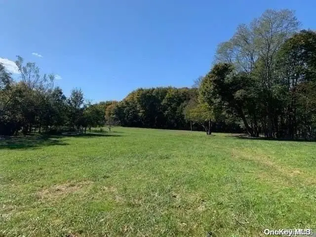 385 New Suffolk Avenue, Mattituck, NY 11952 - Image #1