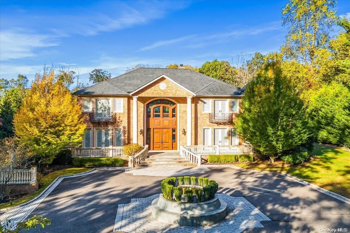 10 August Lane, Old Westbury, NY 11568 - Image #1