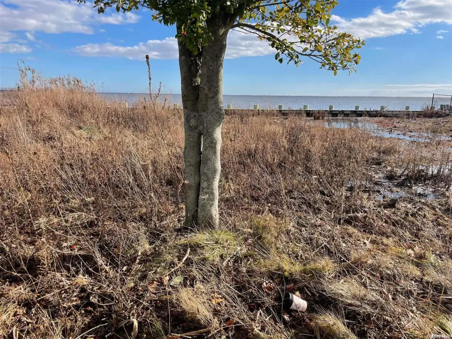 4 Grandview Drive, Blue Point, NY 11715 - Image #2