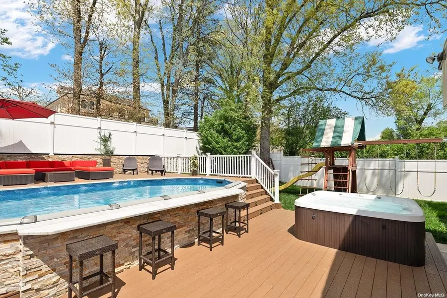 198-31 Pompeii Avenue, Jamaica, NY 11423 - Image #2