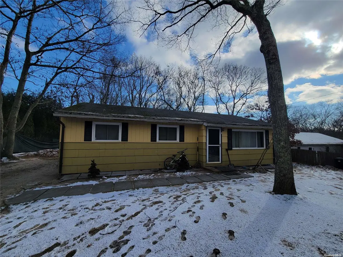 6 Hillside Dr E, Sag Harbor, NY 11963 - Image #1