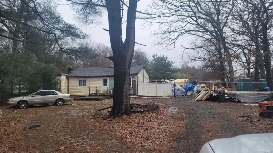 222 Country Road, Medford, NY 11763 - Image #2