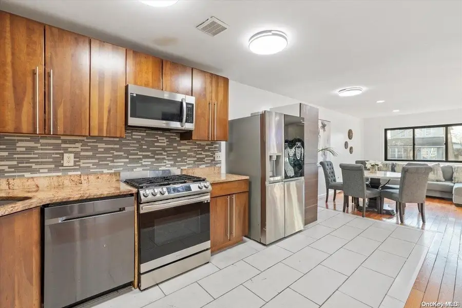 142-25 Latham Lane, Jamaica, NY 11434 - Image #2