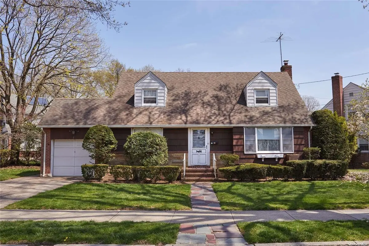 77 Floral Parkway, Floral Park, NY 11001 - Image #1