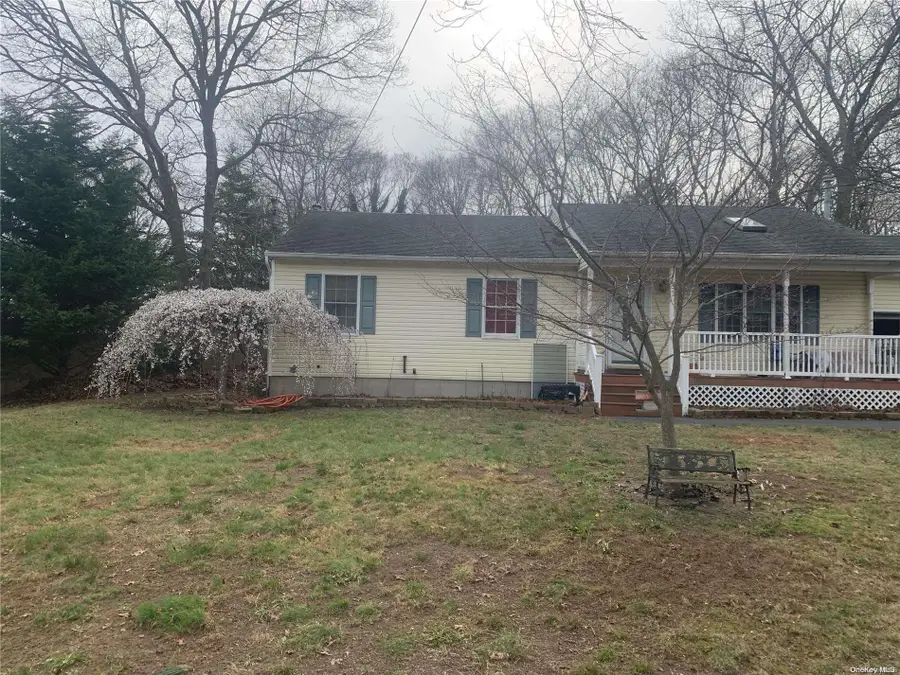 45 Oak Avenue, Shirley, NY 11967 - Image #2