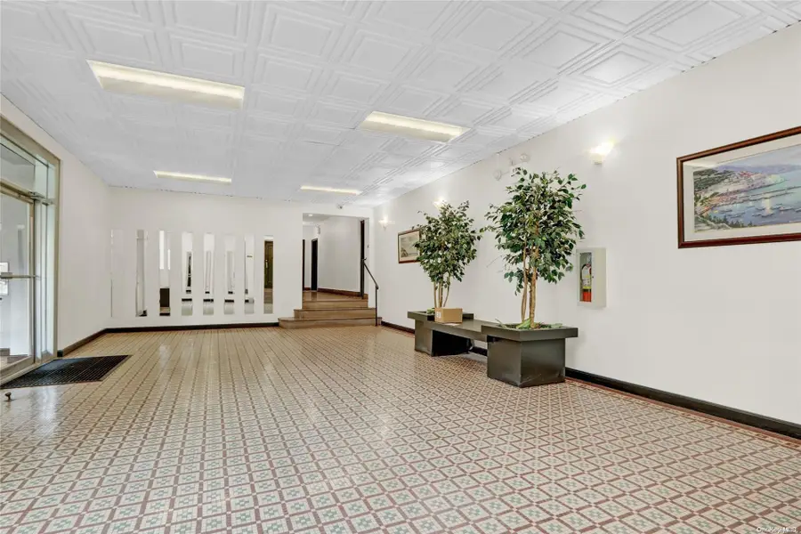 185 Atlantic Avenue #C3, Lynbrook, NY 11563 - Image #3