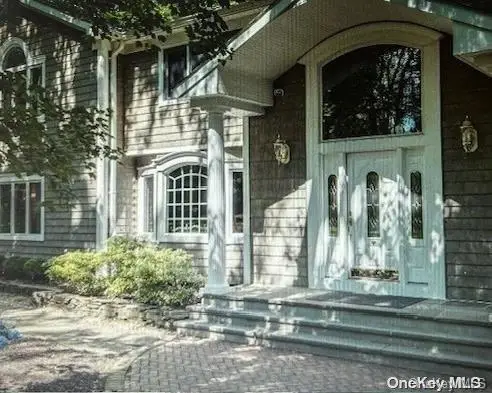 5 Wesley Court, Huntington, NY 11743 - Image #2