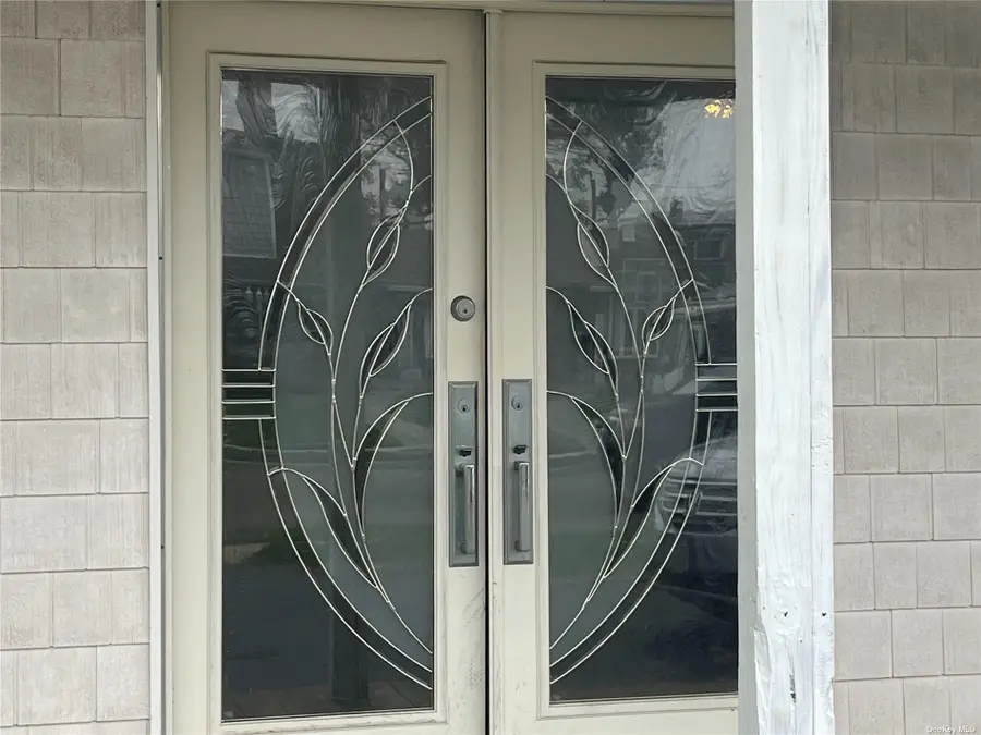 1 Woodpecker Lane, Levittown, NY 11756 - Image #3