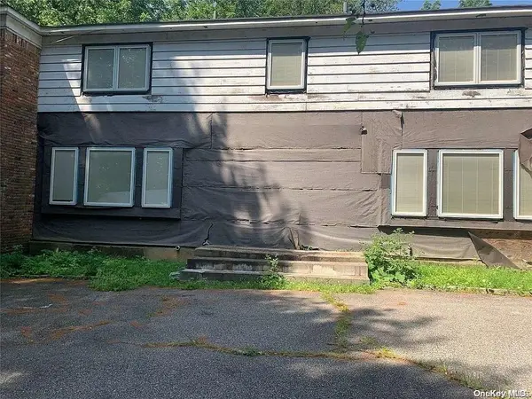 4 August Lane, Old Westbury, NY 11568