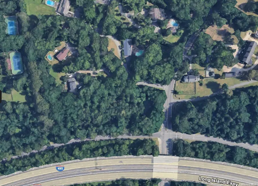 4 August Lane, Old Westbury, NY 11568 - Image #3