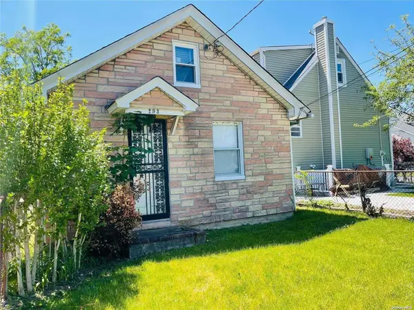 293 Park Avenue, Roosevelt, NY 11575