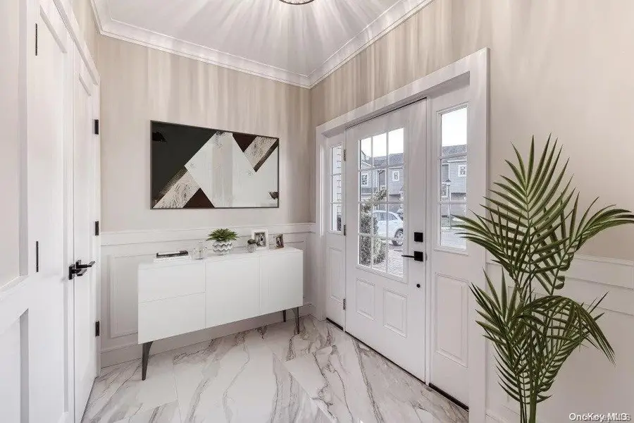 18 Ocean Watch Court #18, Freeport, NY 11520 - Image #2