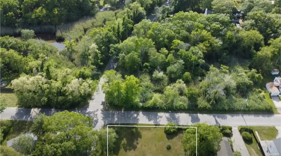 105 Maywood Road, Mastic Beach, NY 11951 - Image #3