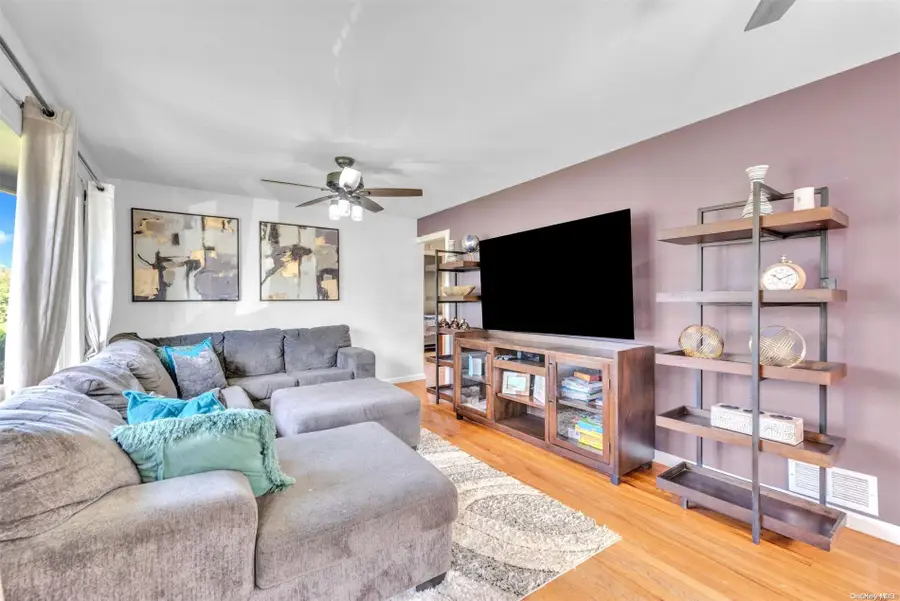 112 E Booker Avenue, Wyandanch, NY 11798 - Image #3