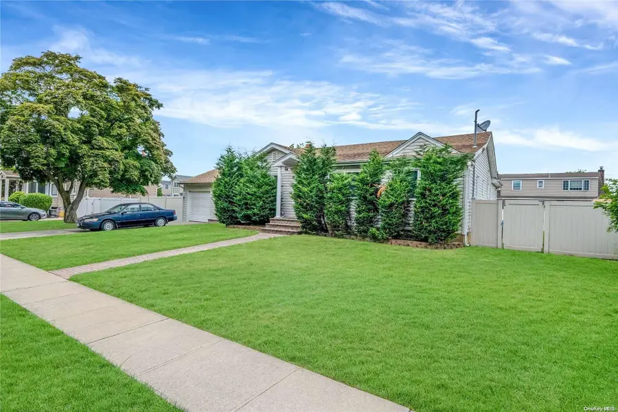 263 N Park Drive, Massapequa, NY 11758 - Image #3