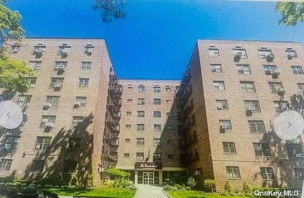87-40 Francis Lewis Blvd #A45, Queens Village, NY 11427