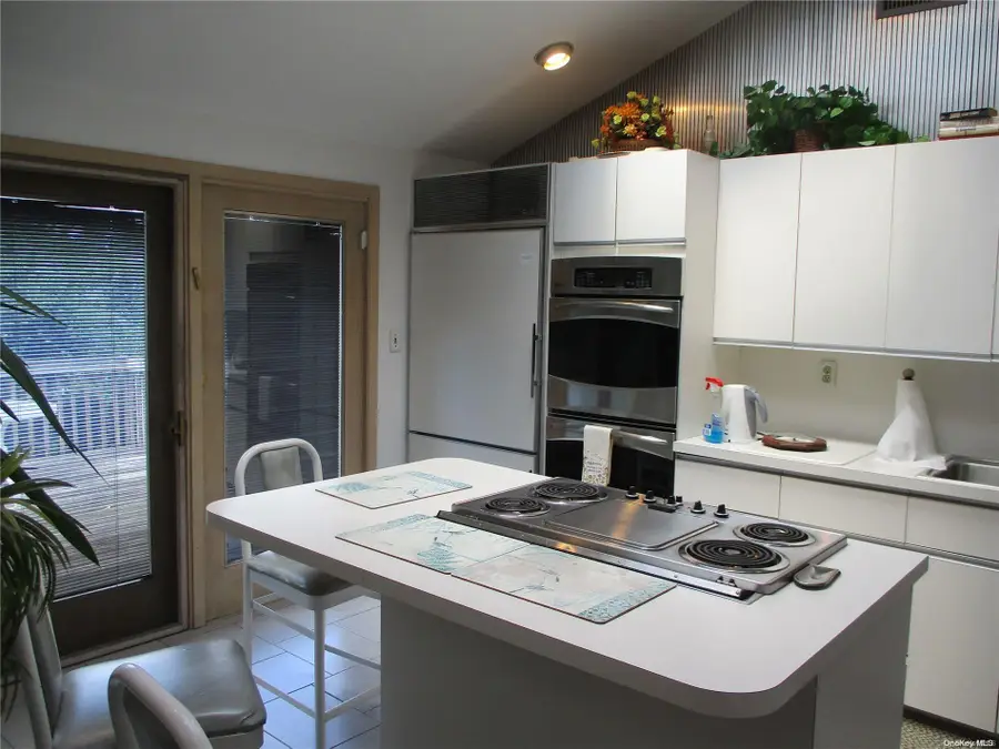 750 University Street, North Woodmere, NY 11581 - Image #3