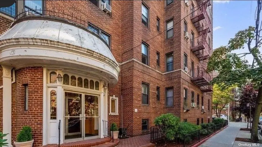 65-38 Booth Street #2F, Rego Park, NY 11374 - Image #2