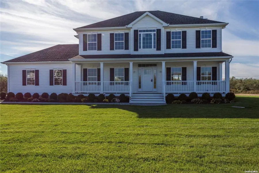 12 Wakefield Road, Hampton Bays, NY 11946 - Image #2