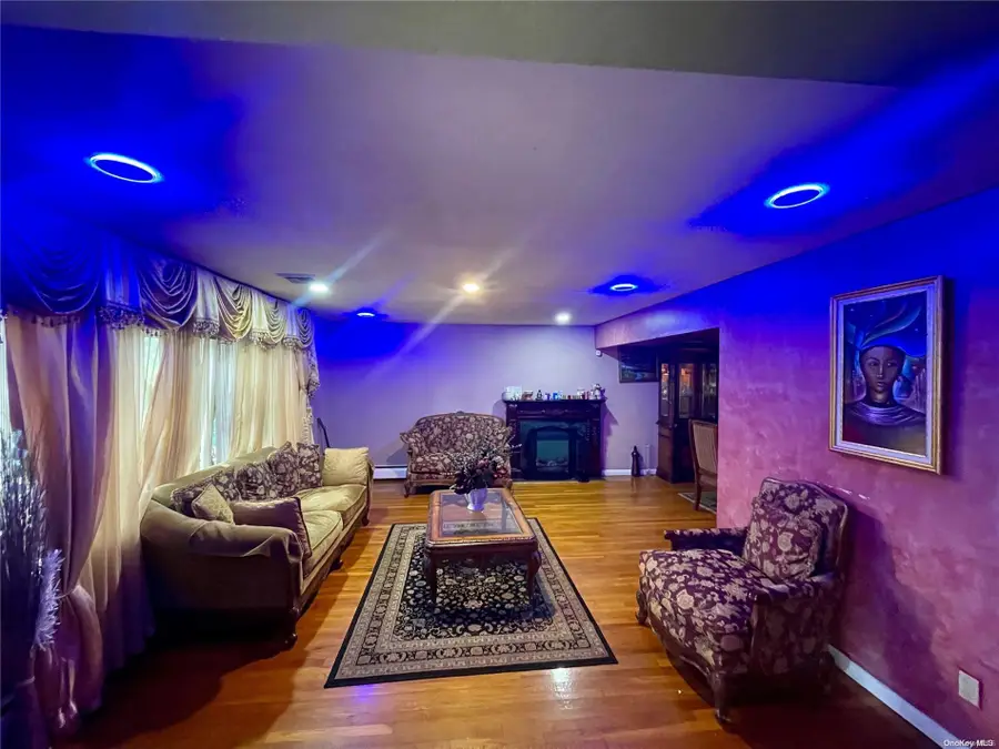 215 W Poplar Street, Floral Park, NY 11001 - Image #2