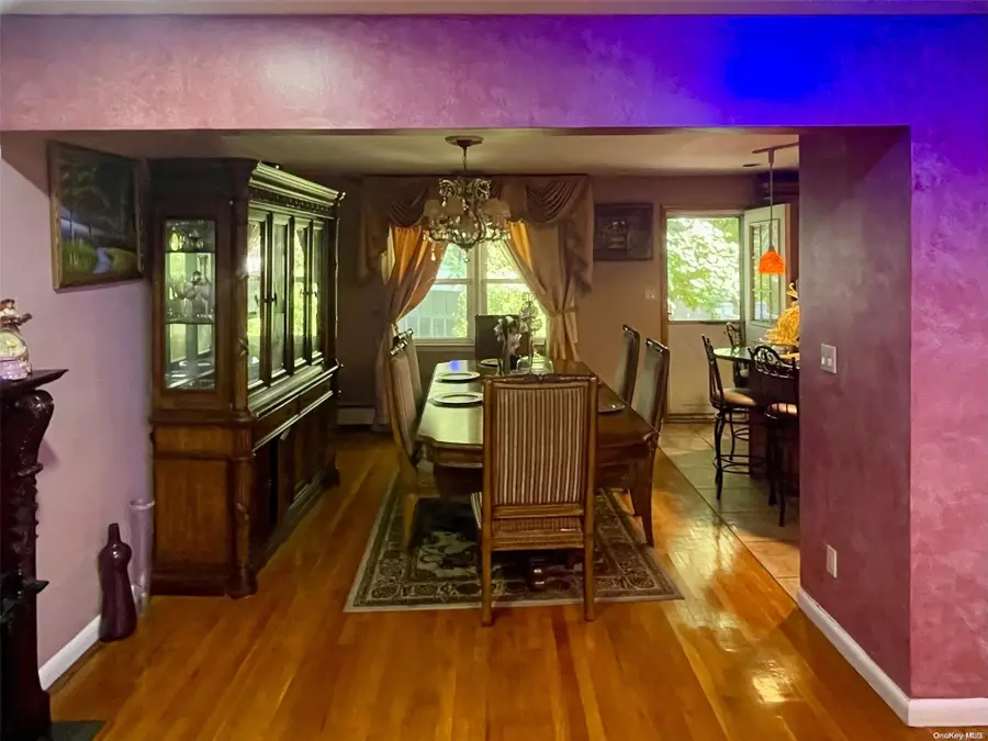 215 W Poplar Street, Floral Park, NY 11001 - Image #3