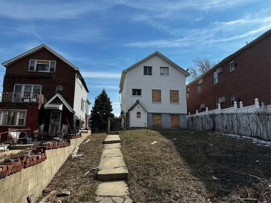 90 Jackie Robinson Parkway, Brooklyn, NY 11208 - Image #2