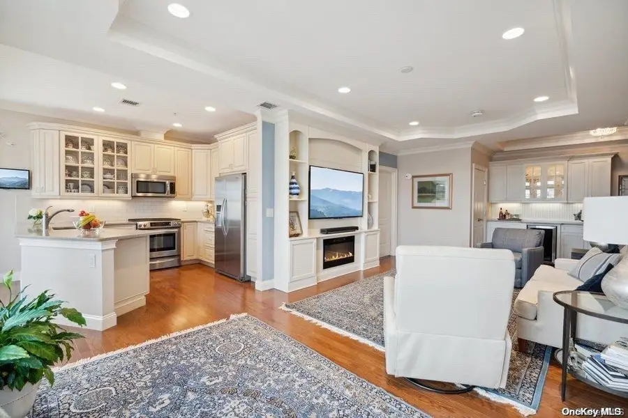 30 Shady Lane #30-301, Westbury, NY 11590 - Image #3