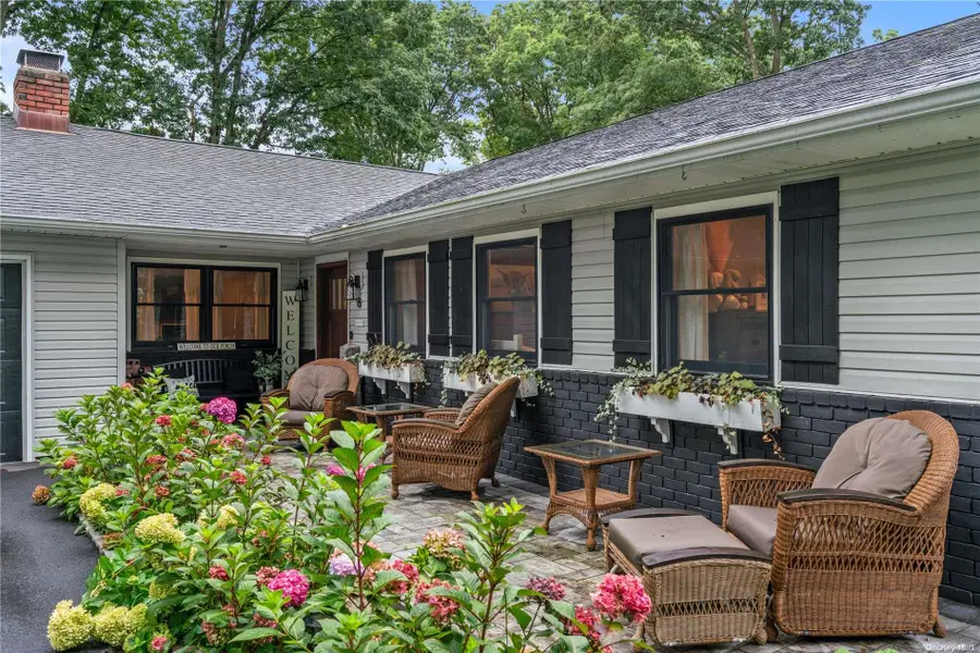 8 Balfour Lane, Stony Brook, NY 11790 - Image #2