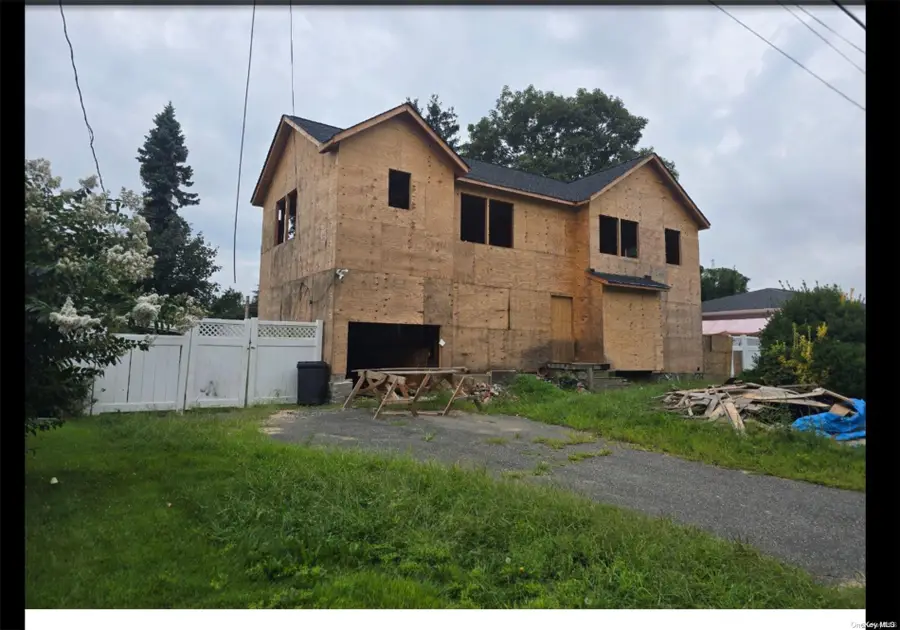 140 Floyd Street, Brentwood, NY 11717 - Image #3