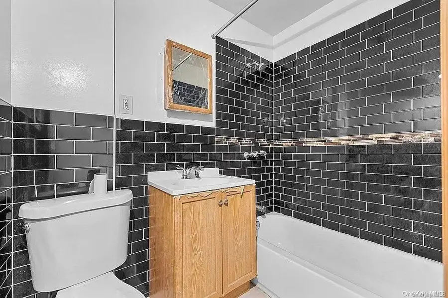 974 Dekalb Avenue, New York, NY 11221 - Image #2