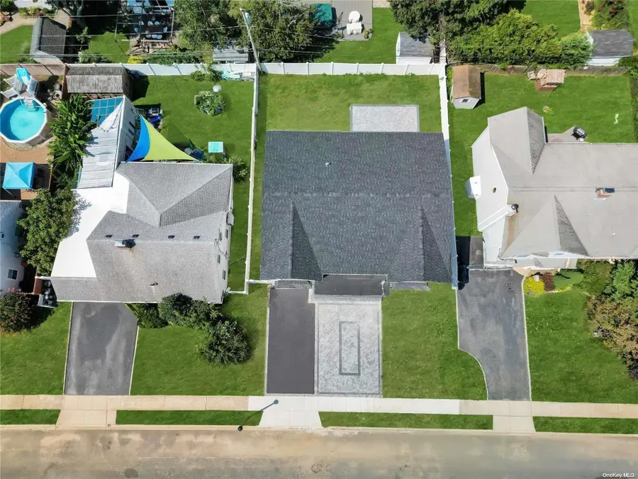 192 Shelter Lane, Levittown, NY 11756 - Image #2