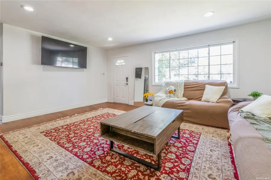 30 Yale Street, Port Jefferson Station, NY 11776 - Image #3