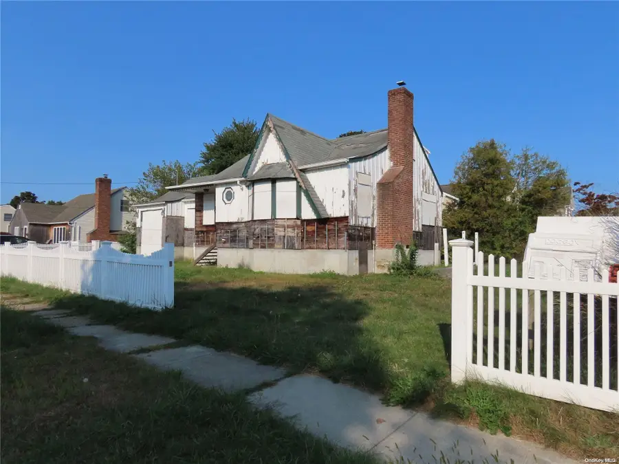 44 Buchanan Avenue, Amityville, NY 11701 - Image #2