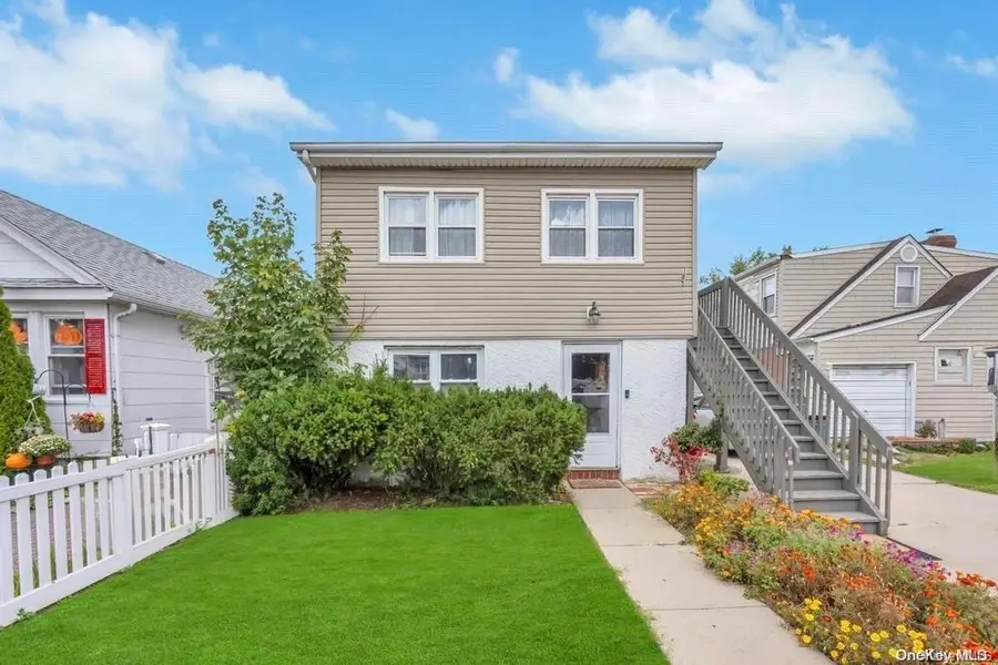 185 Quebec Road, Island Park, NY 11558 - Image #2