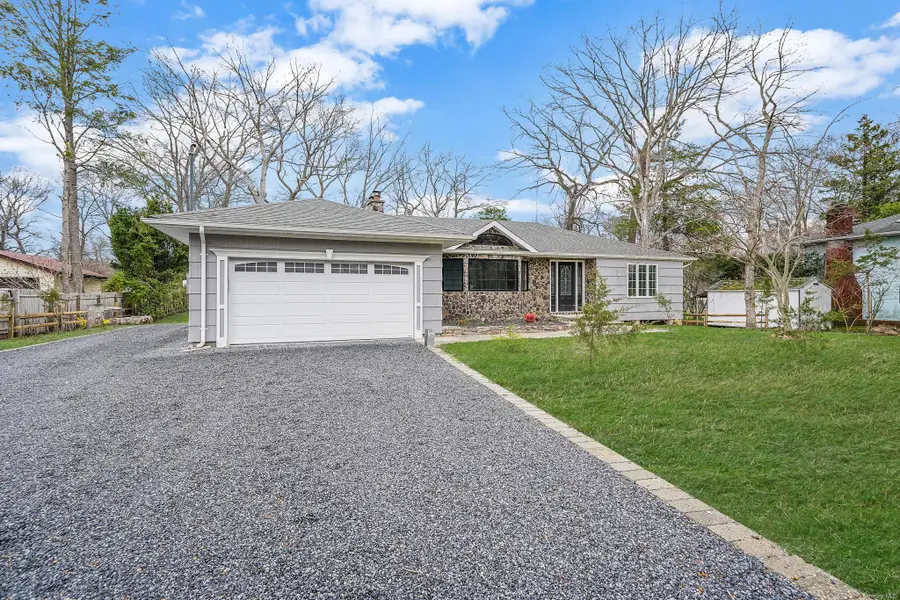 257 Southlawn Avenue, Central Islip, NY 11722 - Image #2