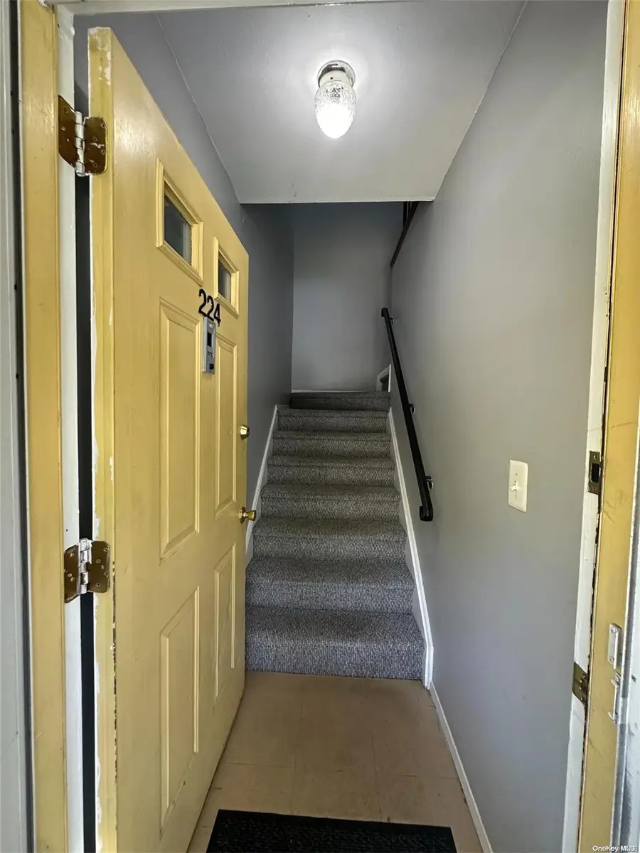 224 Pointe Circle N #224, Coram, NY 11727 - Image #3
