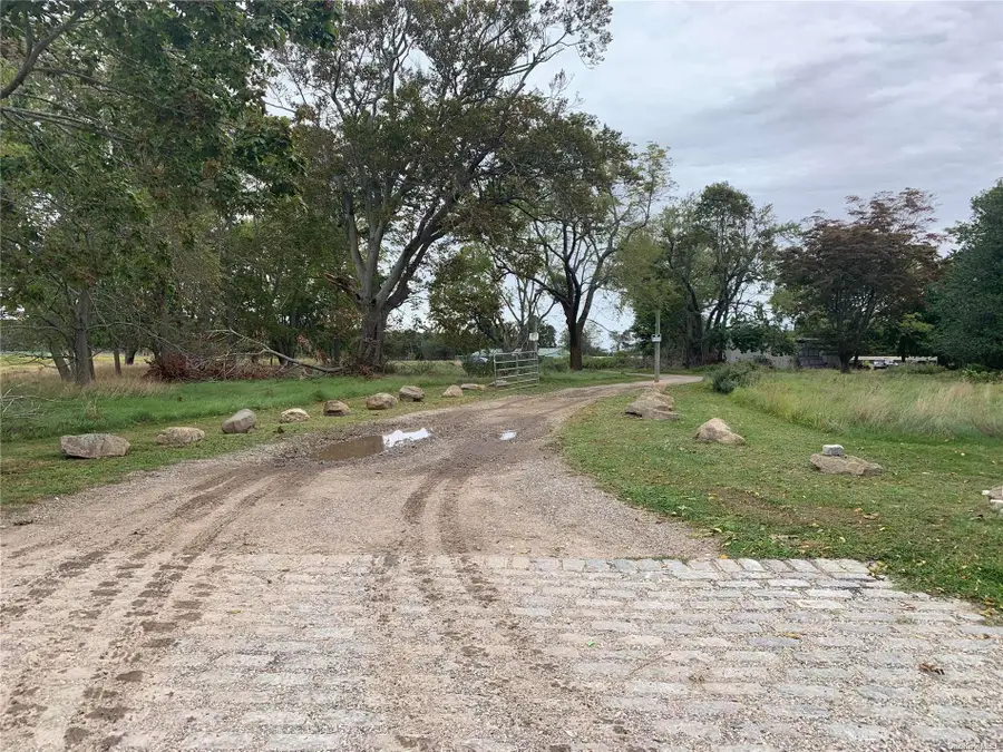 3994 Sound Avenue, Riverhead, NY 11901 - Image #2