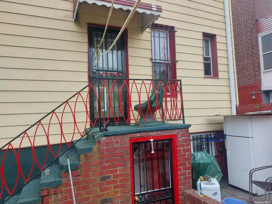 967 E 225th Street, Bronx, NY 10466 - Image #3