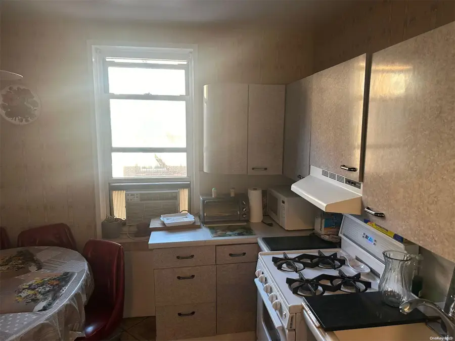 65-65 Wetherole Street #3K, Rego Park, NY 11374 - Image #3