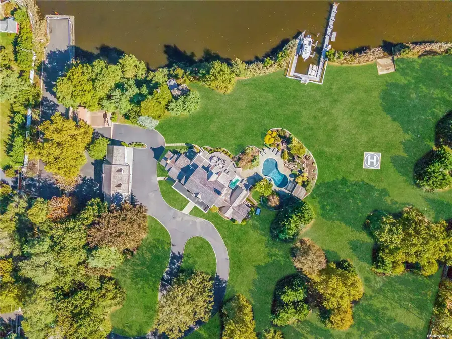 300 Maple Street, Islip, NY 11751 - Image #3