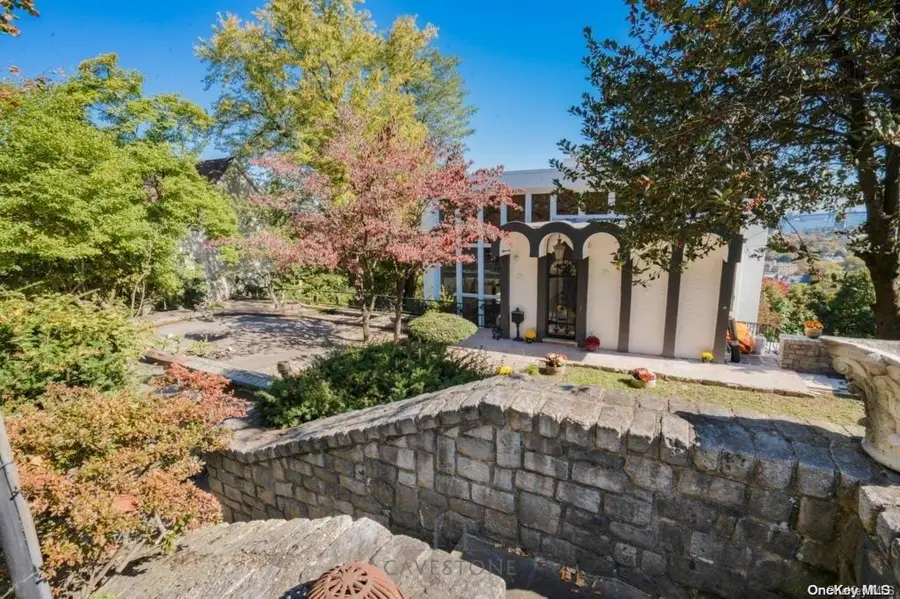 337 Howard Avenue, Staten Island, NY 10301 - Image #2