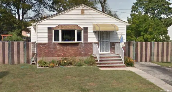 609 Lakeway Drive, West Babylon, NY 11704