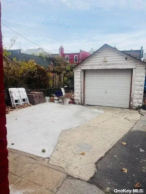 107-35 E Van Wyck Expressway, Jamaica, NY 11435