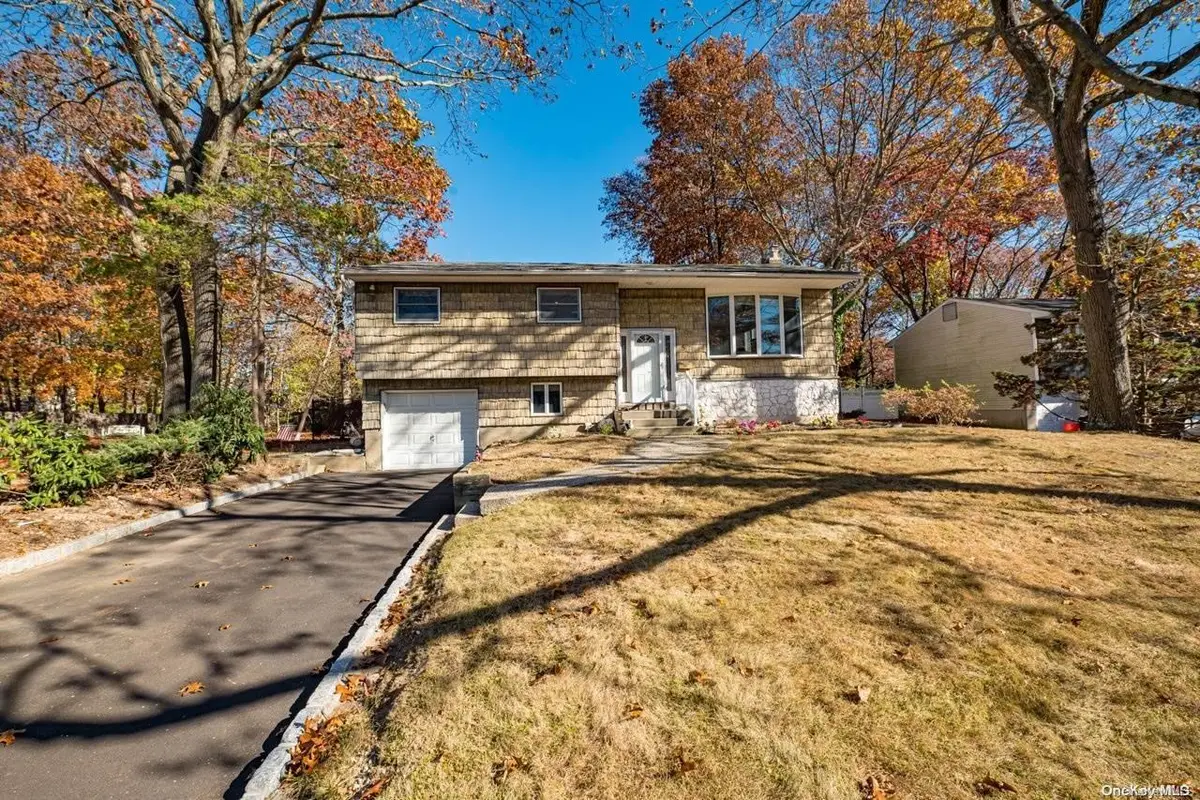 5 Fiore Court, Saint James, NY 11780 - Image #1