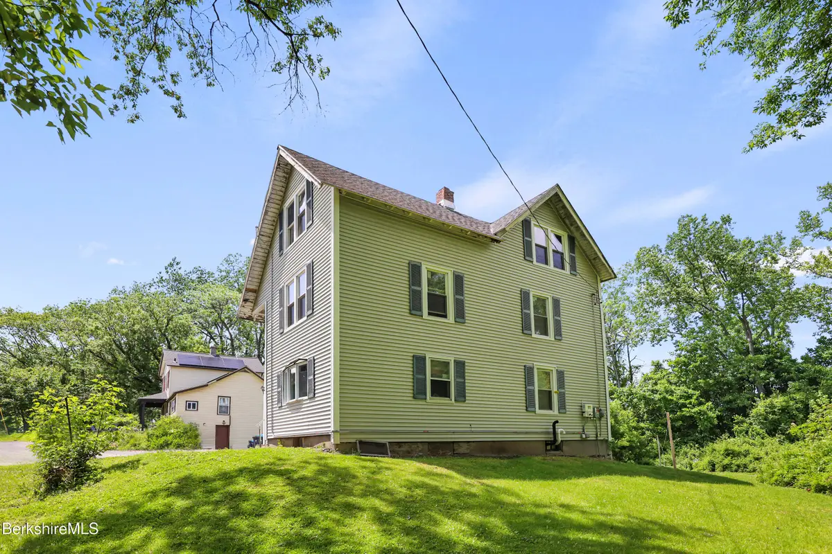 26 Crosier Ave, Pittsfield, MA 01201 - Image #1
