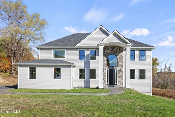 8 Northbrook Ln, Pittsfield, MA 01201