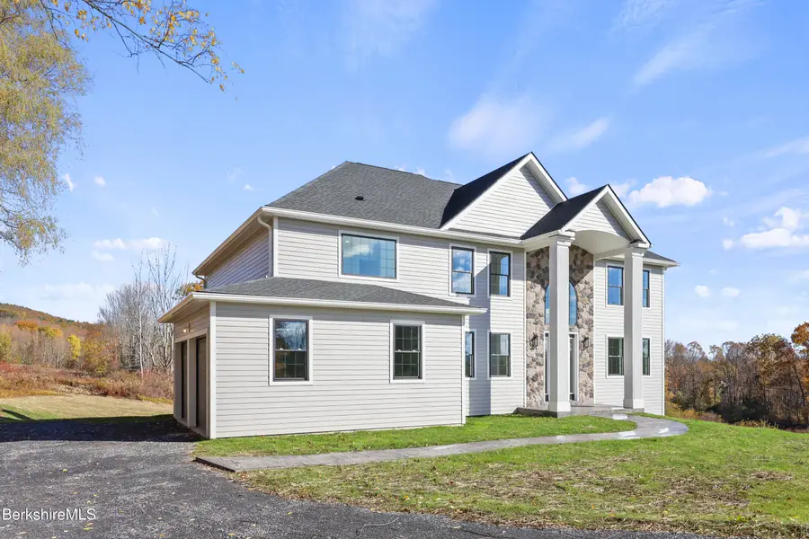 8 Northbrook Ln, Pittsfield, MA 01201 - Image #2